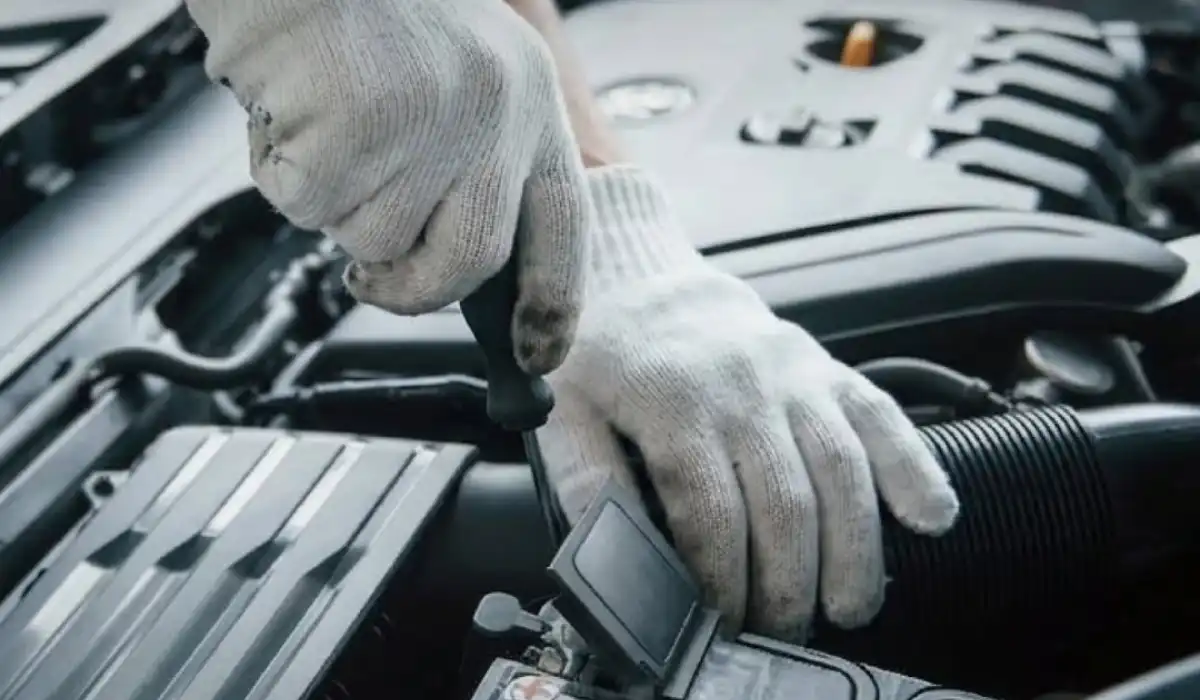 Apa Sebenarnya Engine Dressing, Manfaat Fungsionalnya, dan Kapan Harus Diterapkan pada Mobil Hyundai?